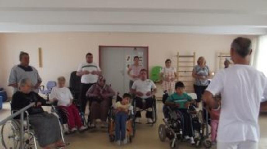 Engellilere Yoga Eğitimi