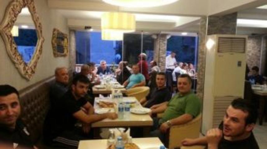 Kuş &Uuml;reticileri Derneği&rsquo;nden İftar