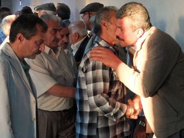 Yalım Belediye Başkanı, Kavgalı İki Aileyi Barıştırdı 1