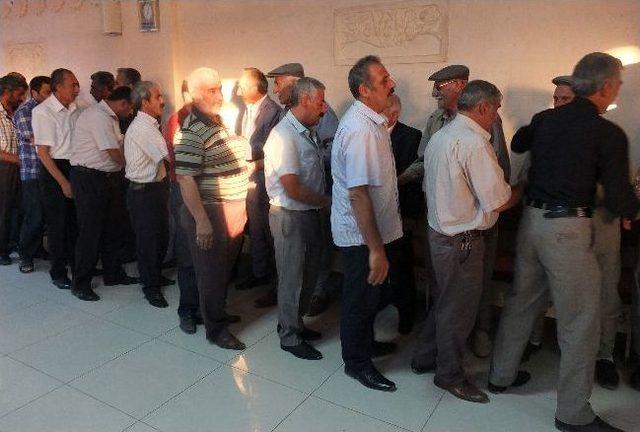 Yalım Belediye Başkanı, Kavgalı İki Aileyi Barıştırdı 2