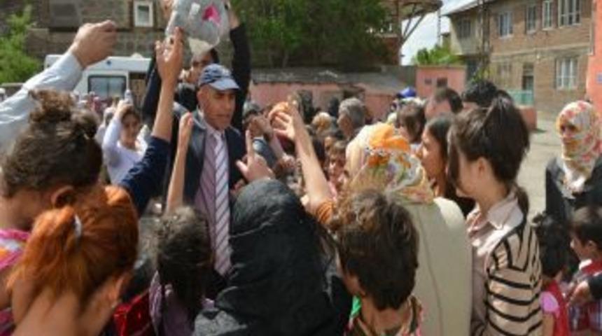 Yakutiye Belediyesi, Yoksul Ve &Ccedil;ocukları Sevindirdi