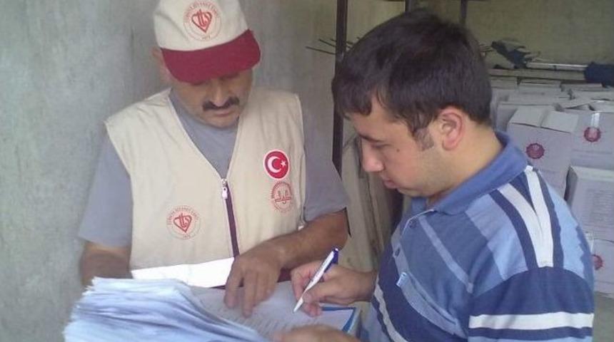 T&uuml;rkiye Diyanet Vakfı'ndan Afyonkarahisar'da 150 Yoksul Aileye Gıda Yardımı