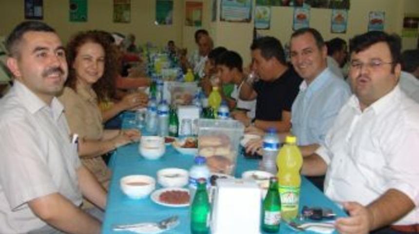 Dimeder&rsquo;den İftar Yemeği