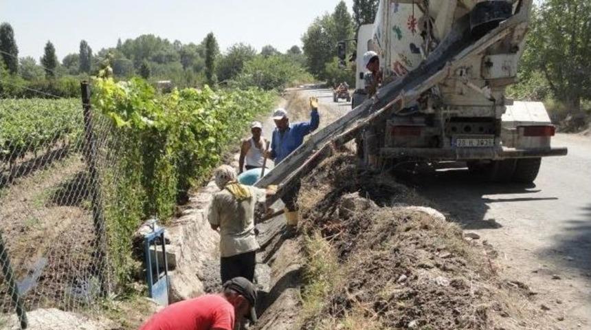 Honaz&rsquo;da Sulama Suyu Kanal &Ccedil;alışmaları Devam Ediyor