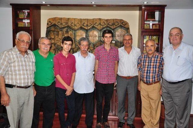 Barışık’tan Başarılı Yoksul Öğrencilere Destek Sözü 1