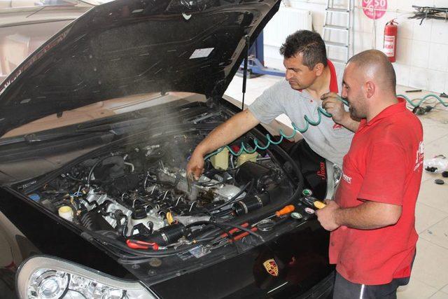 Porsche Marka Aracına Tüp Taktırdı 1