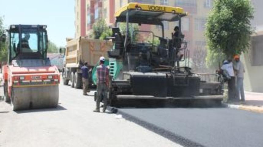 Paland&ouml;ken Belediyesi Asfalt &Ccedil;alışmalarını Aralıksız S&uuml;rd&uuml;r&uuml;yor