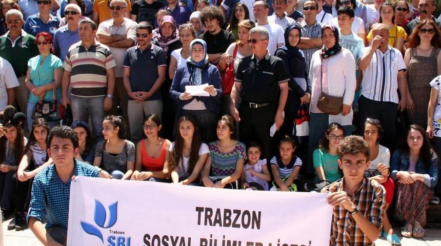 Sosyal Bilimler Lisesi Veli Ve &Ouml;ğrencilerinden Taşınma Kararına Tepki