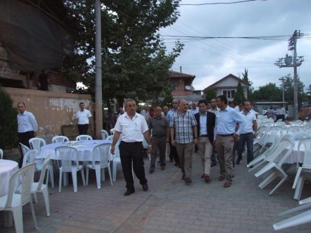 Budaklar K&ouml;y Meydanında İftar