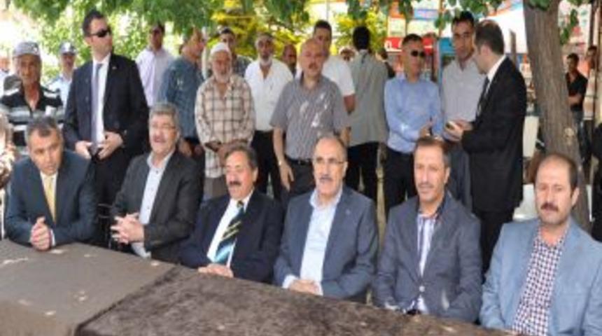 "T&uuml;rkiye'nin Ayağındaki Prangayı &Ccedil;&ouml;zmek I&ccedil;in B&uuml;t&uuml;n Gayretimizi G&ouml;steriyoruz"