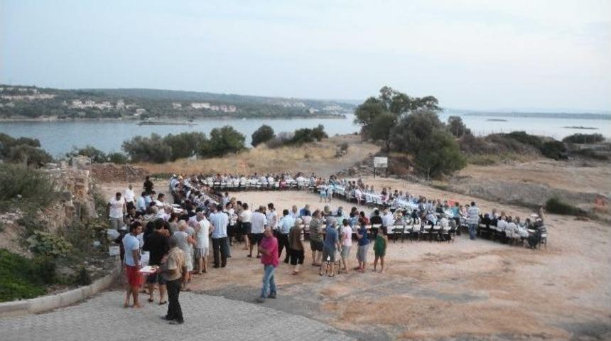 &Ccedil;eşme'de B&uuml;t&uuml;nleştiren İftar