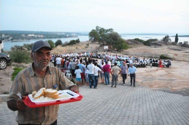 &Ccedil;eşme de B&uuml;t&uuml;nleştiren İftar 2