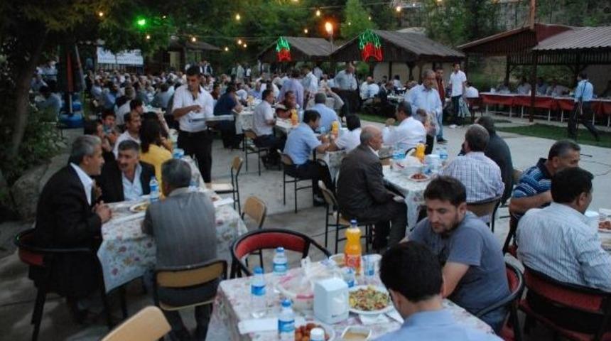 Bem-bir-sen Ve Yol-iş-sen Şubelerinden İftar Yemeği