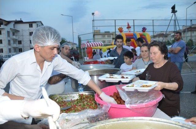 Kartepe de Mahalleler İftarda Buluşuyor 3