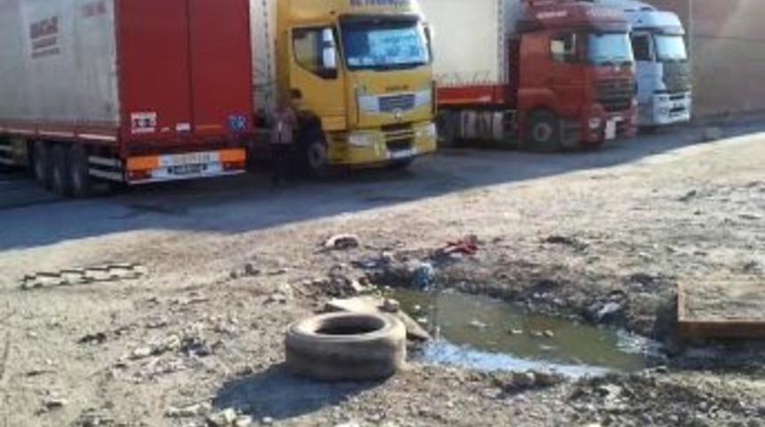 35 G&uuml;nd&uuml;r Rehin 98 Şof&ouml;r Bir An &Ouml;nce T&uuml;rkiye'ye Gelmek Istiyor