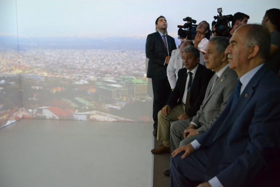 Arın&ccedil;, Depremi Sim&uuml;lasyon Merkezinde Yaşadı