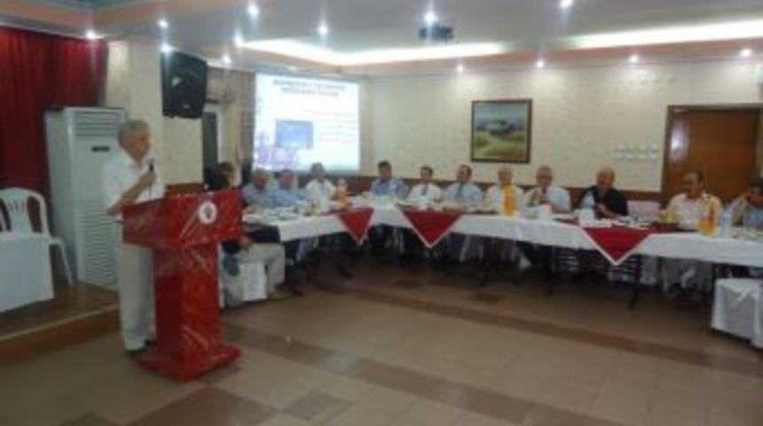 İmam Hatip M&uuml;d&uuml;rleri Iftar Yemeğinde Bir Araya Geldi