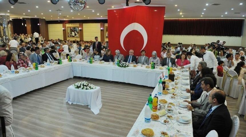 Vali Tuna: Şehitleri &Ouml;lmeyen Vatanın Evladı Olmaktan Onur Duymaktayım