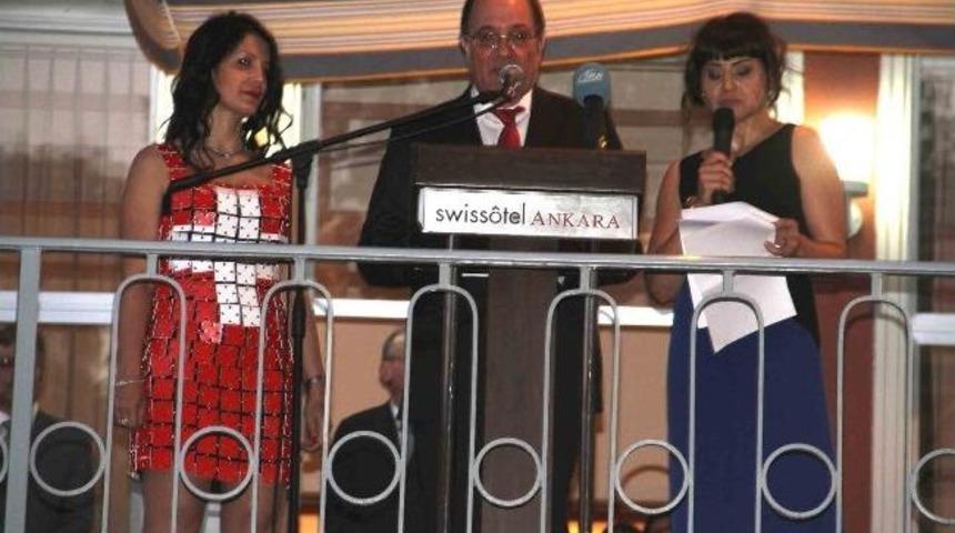 İsvi&ccedil;re Milli G&uuml;n&uuml; Verilen Resepsiyonla Kutlandı