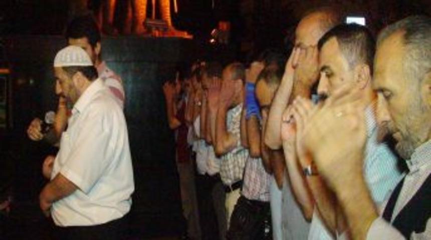 Mısır'da &Ouml;len M&uuml;sl&uuml;manlar I&ccedil;in Giresun'da Gıyabi Cenaze Namazı Kılındı