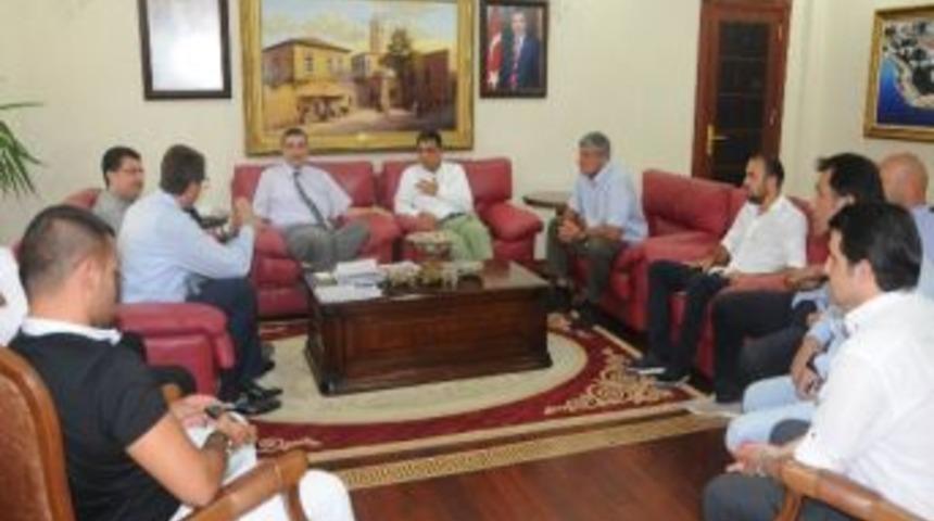 Vali G&uuml;ven&ccedil;, Şanlıurfaspor Y&ouml;netimi Ve Sercan Yıldırım&rsquo;ı Kabul Etti