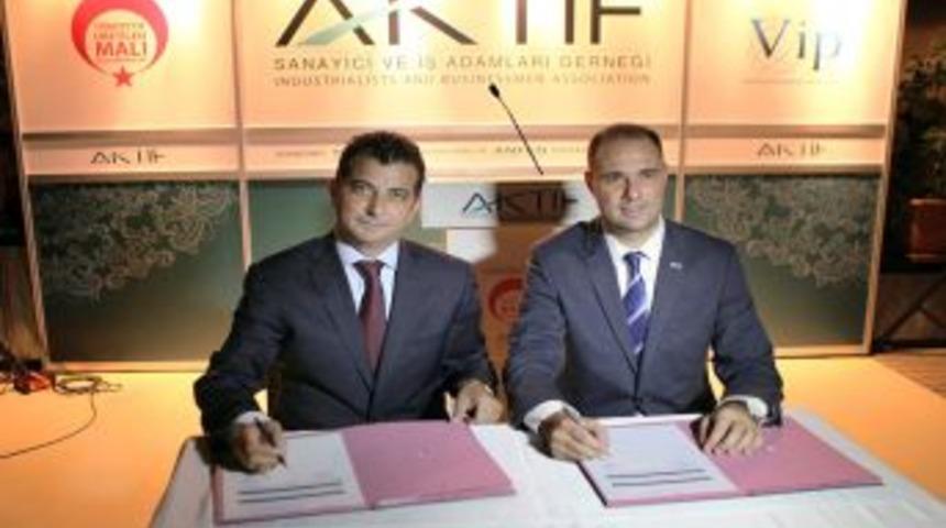 &Uuml;niversite Ve Sanayiciler, Iftarda Işbirliği Protokol&uuml; Imzaladı