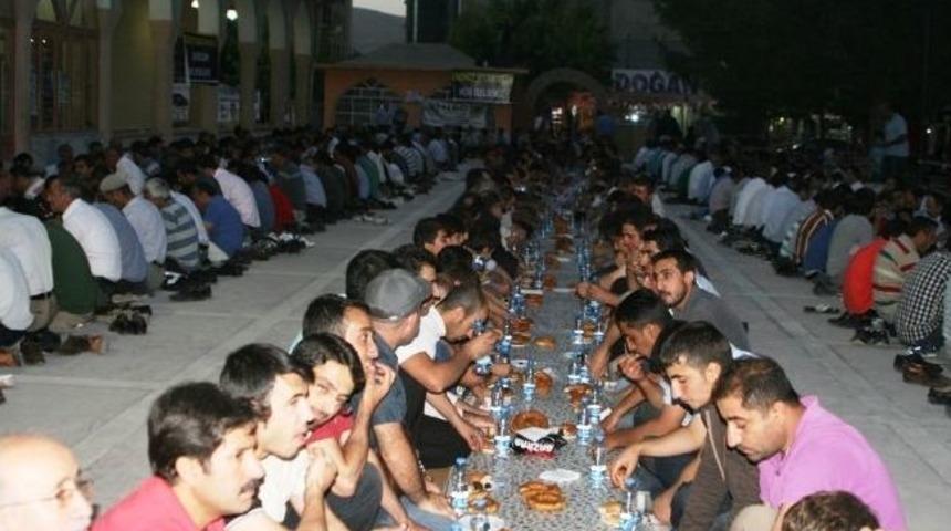 M&uuml;sl&uuml;man Kardeşlerle Dayanışma İnisiyatifi&rsquo;nden Mısır&rsquo;a Destek