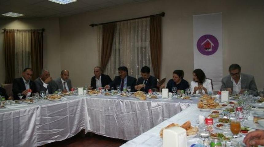 Kars Belediye Başkanı İftar&rsquo;da Basın Mensuplarıyla Buluştu