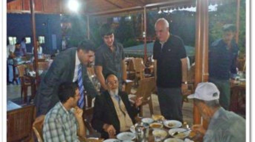 Gen&ccedil;ler huzurevinde iftar a&ccedil;tı