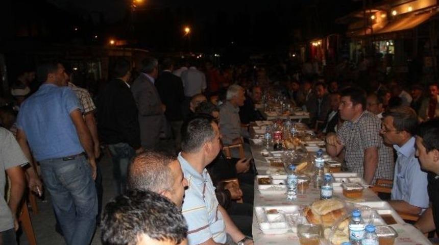 Başkale Kaymakamlığı&rsquo;ndan Halka İftar Yemeği