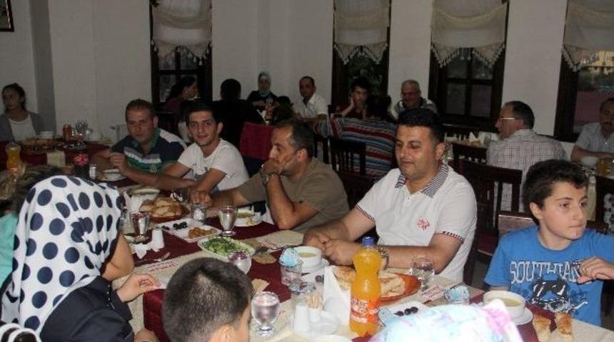 Bozkurt Belediyesi &Ccedil;alışanları İftarda Bir Araya Geldi