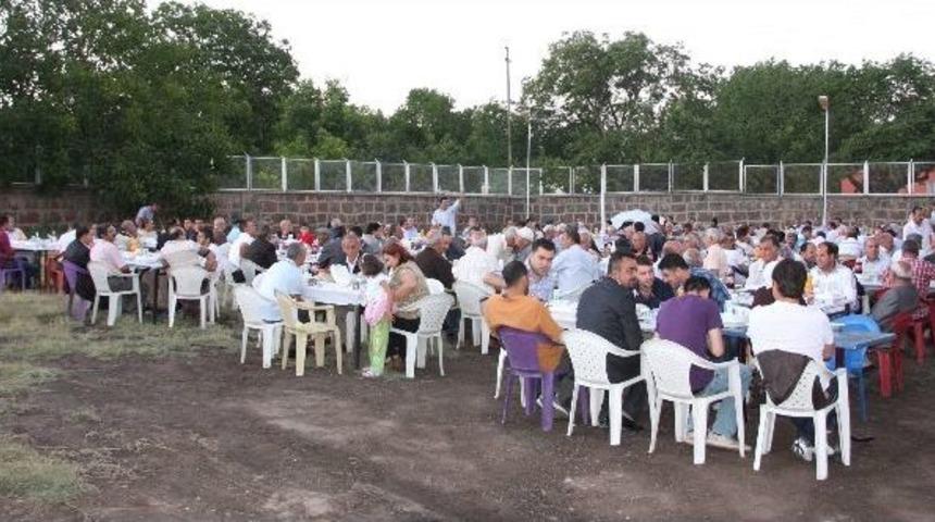 Akev&rsquo;den İftar Yemeği