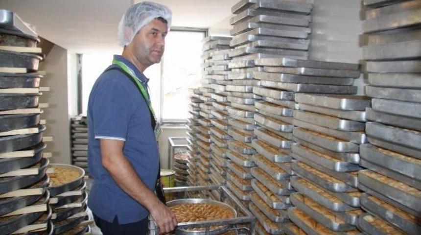 Bursa'da Zabıtadan Bayram &Ouml;ncesi Tatlıcılara Baskın