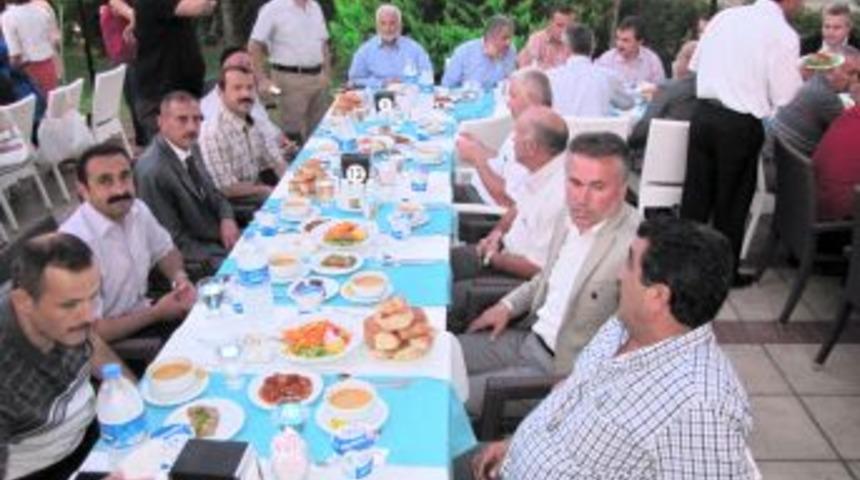 Kapanan Belde Y&ouml;neticileri Dostlar Sofrasında Buluştu
