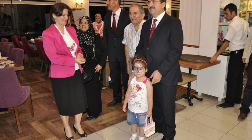 Vali &Ouml;z: Koruyucu Aile Olmaktan Mutluluk Duyuyorum