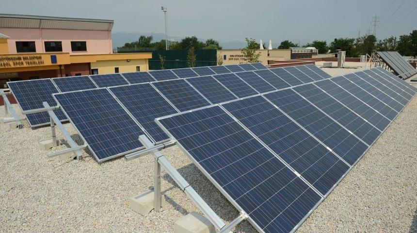 Spor Tesisi G&uuml;neşten Enerji &Uuml;retti, Elektrik Faturasını D&uuml;ş&uuml;rd&uuml;