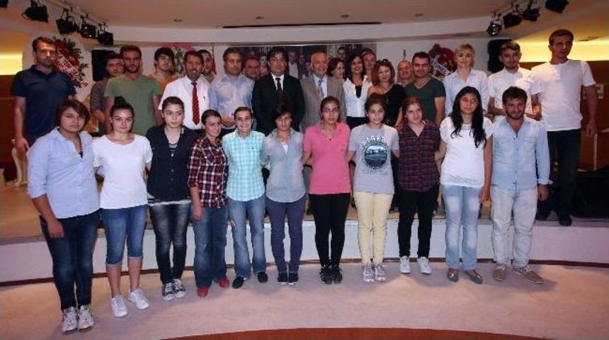 Yaşar&rsquo;dan, Sporculara Sezon A&ccedil;ılışı Desteği