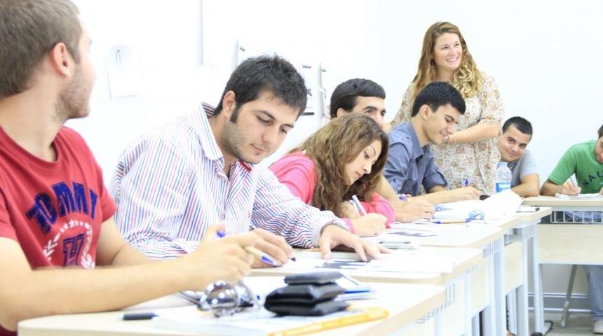 &Uuml;niversite Değil BM: Bir Sınıfta 20 Ayrı Millet