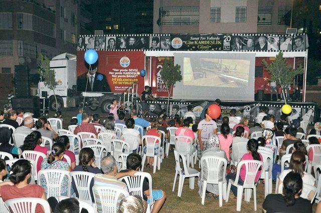 Büyükşehir Belediyesi Sanat TIR’ı Toros Mahallesi'nde