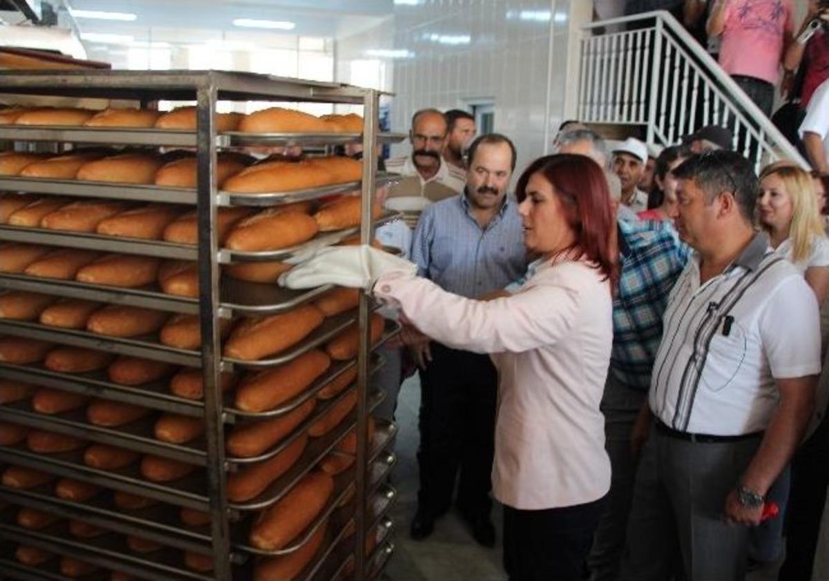 Aydın Belediyesi Halk Ekmek İlk G&uuml;nden Tepki &Ccedil;ekti