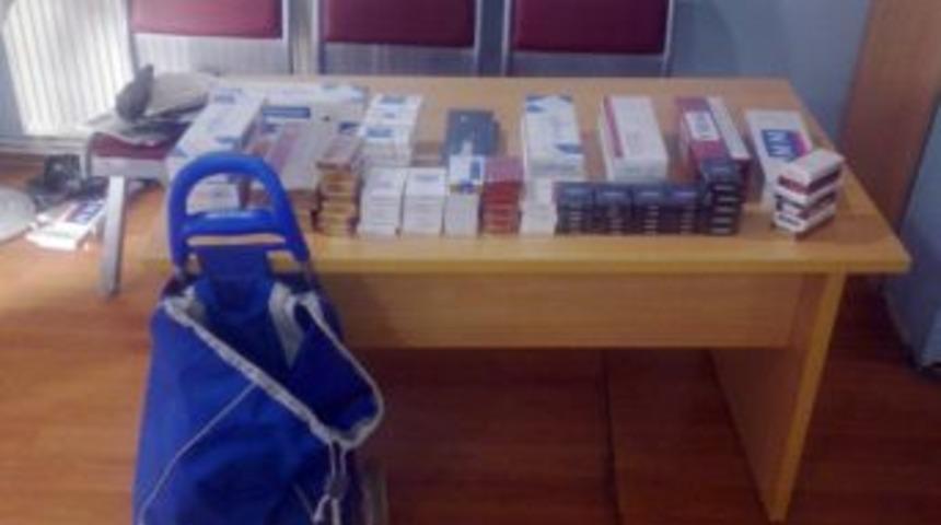 Pazar &Ccedil;antasından Ka&ccedil;ak Sigara &Ccedil;ıktı