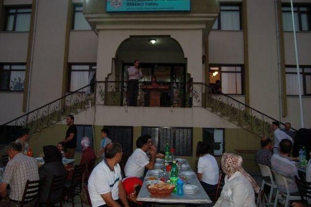 Öğrenci Yurdunda İftar Yemeği 2