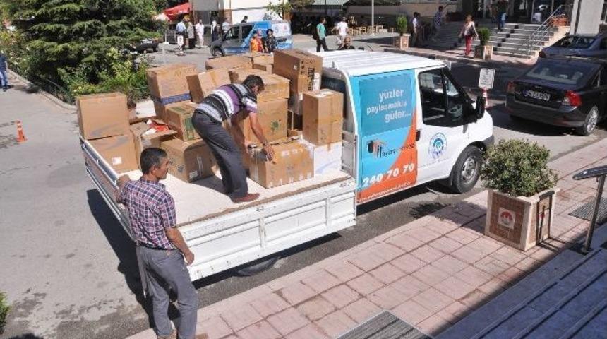 Hastane G&ouml;revlilerinden Paylaşım Merkezi&rsquo;ne Destek