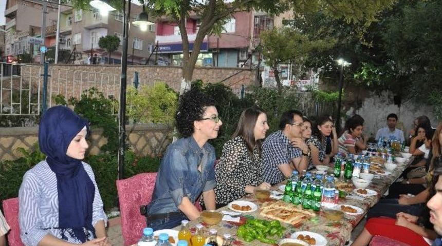 Kaymakamı Demirci İftarda &Ouml;ğrencilerle Buluştu