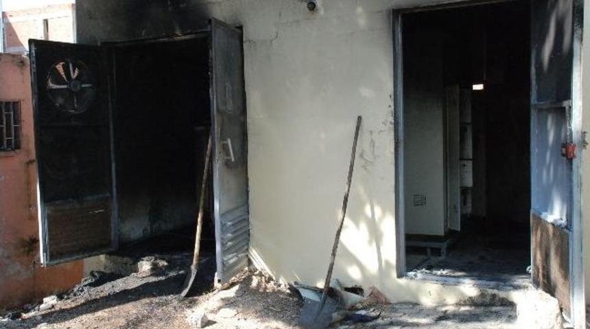 Didim&rsquo;de Elektrik Trafosu Patladı