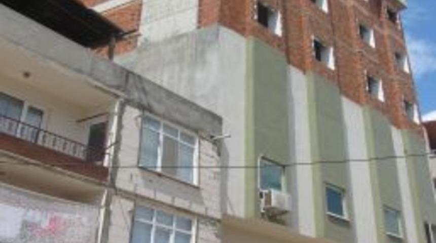 Sıvacı &Ccedil;ırağı &Uuml;niversite &Ouml;ğrencisi 6. Kattan D&uuml;şerek &Ouml;ld&uuml;