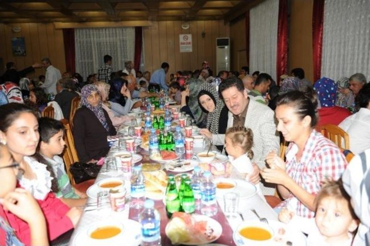 Vali Şerif Yılmaz'dan Şehit Yakınları Ve Gazilere İftar