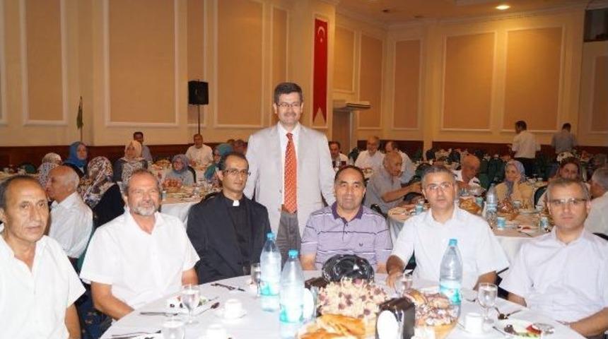 İzmir M&uuml;ft&uuml;l&uuml;ğ&uuml;'nden Birlik İftarı