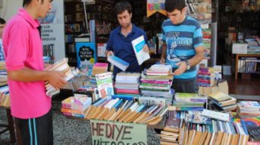 Kitapevi Bayram Nedeniyle &Uuml;cretsiz Kitap Dağıtacak