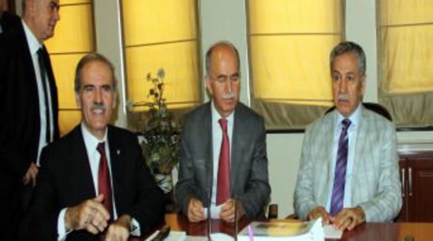 B&uuml;lent Arın&ccedil;: Bursa'ya Yeni Bir Vilayet Binası Lazım